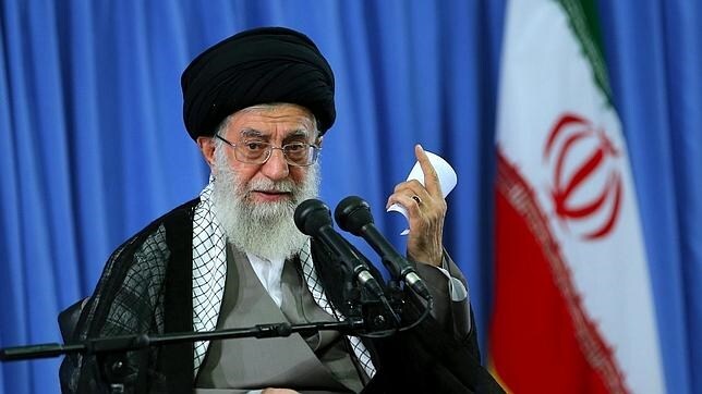 El ayatolá Alí Jamenei acusa a EE.UU. de querer la «desintegración de Siria  e Irak»