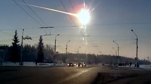 Bólido de Chelyabinsk, provocado por un asteroide mayor que un autobús (con unos 17 metros de largo)