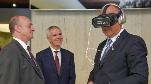 Fernando Benzo, secretario de Estado de Cultura, «visita» uno de los escenarios virtuales del Museo Arqueológico Nacional