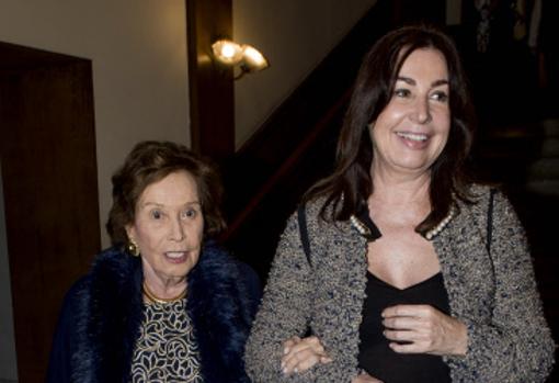 Carmen Martínez-Bordiú junto a su madre Carmen Franco