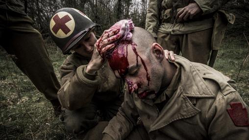 Representación de un herido en la batalla (dentro del documental de Mirasud)