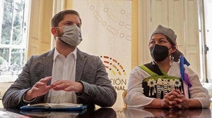 Santiaguinos en el centro de la capital chilena