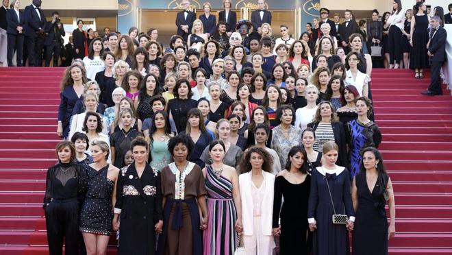 82 mujeres se reunieron en la alfombra roja de Cannes a favor de la igualdad