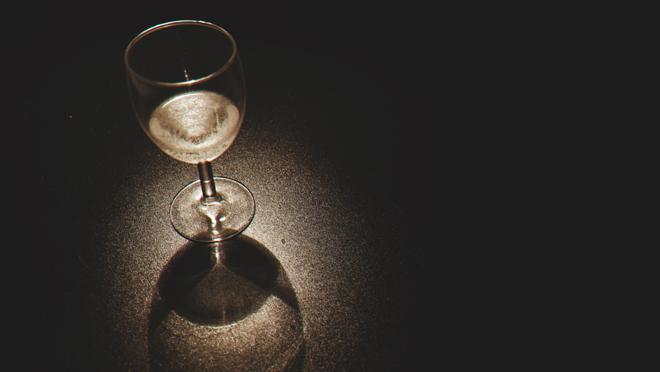A una persona joven no debe regalarsele un vino muy poderoso, no lo disfrutaría