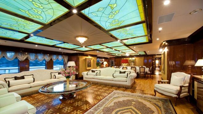 Interior del yate «Imán»