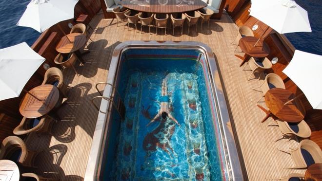 Piscina descubierta del "Christina O"