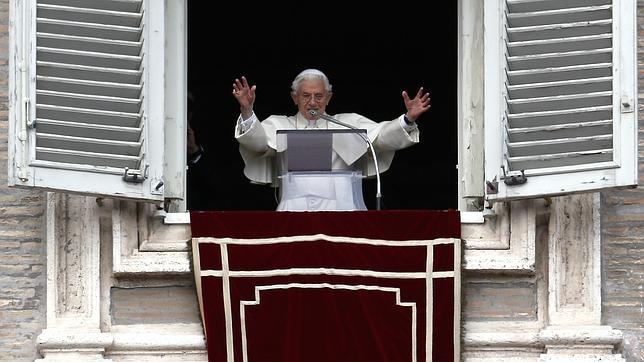Benedicto XVI: «No abandono la Iglesia»