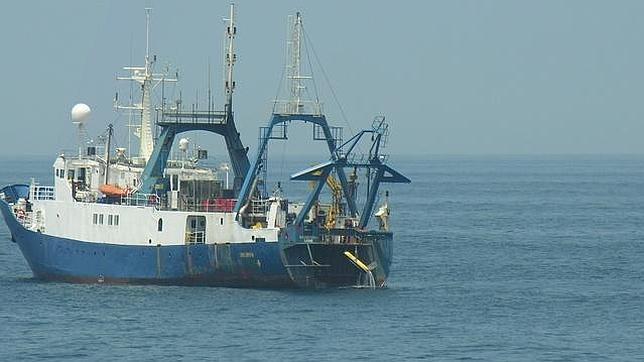 El "Endeavour" en aguas del Mar de Alborán