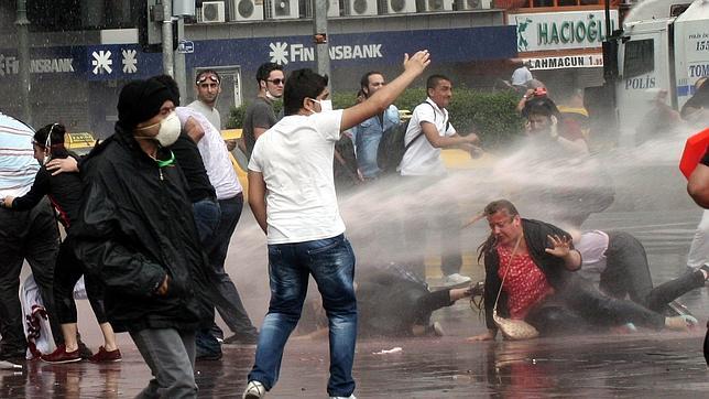 Ankara culpa a la prensa española de engordar la crisis turca para atraer turismo