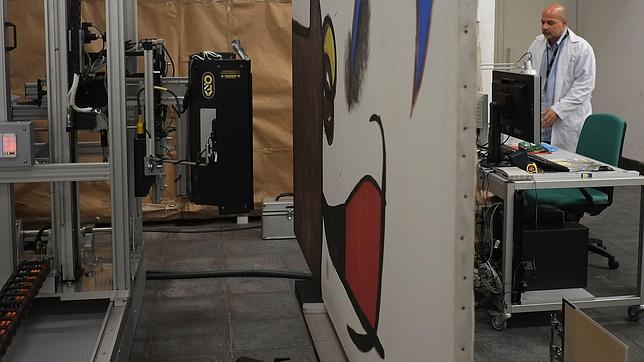 Así trabaja «Pablito», el robot del Museo Reina Sofía