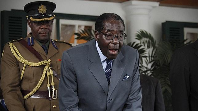 El dictador Mugabe, dispuesto a ganar las elecciones de hoy por todos los medios