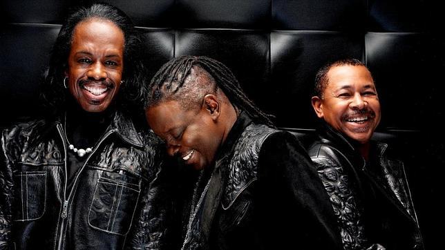 Earth, Wind & Fire regresa con «Now, Then & Forever» y su clásico sonido funk