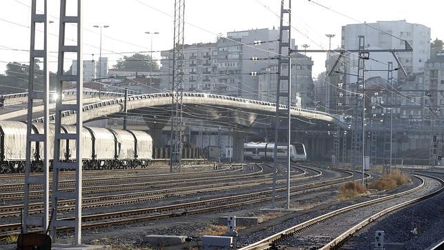 Una mujer muere y su pareja está grave tras ser arrollados por un tren mientras practicaban sexo en la vía