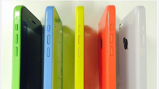 ioPhone: llega desde Japón el clon del iPhone 5C pero con Android