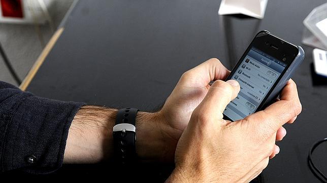 Se registra el primer caso de «WhatsAppitis»
