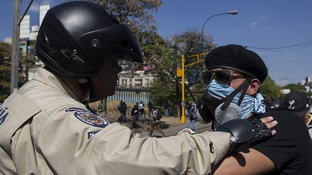 El Ejército venezolano admite «algunos excesos» en la represión de las protestas