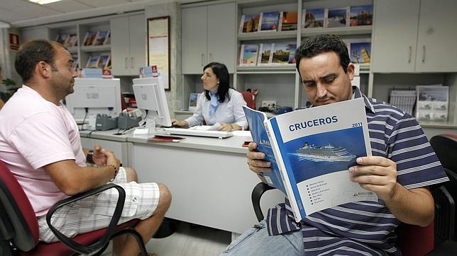 La asociación de agencias de viajes se libra de la multa de 440.000 euros