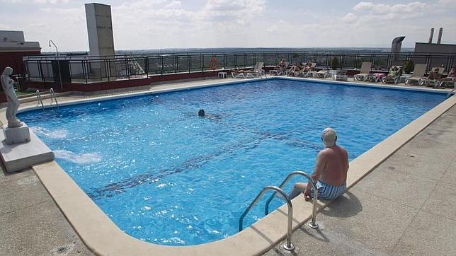 ¡Oye! 16+  Verdades reales que no sabías antes sobre  Hotel Emperador Madrid Piscina: Maybe you would like to learn more about one of these?