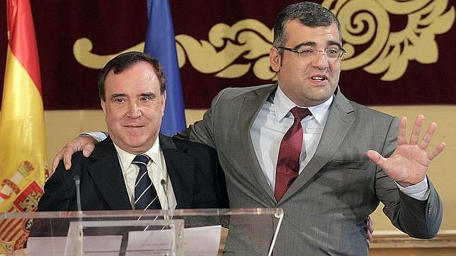 El alcalde de Oza dos Ríos, Pablo González Cacheiro, y el alcalde de Cesuras, Julián Lucas