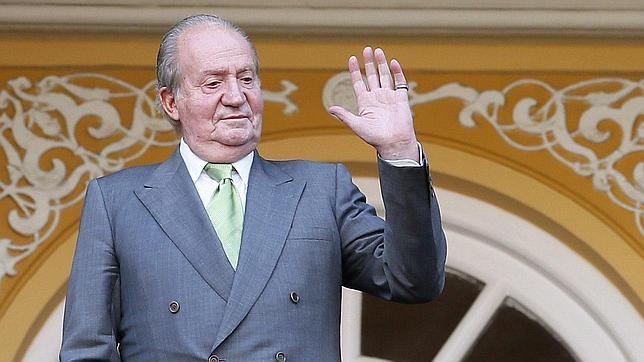 El Rey coincide con Rajoy en la Fundación Carolina por primera vez desde la abdicación