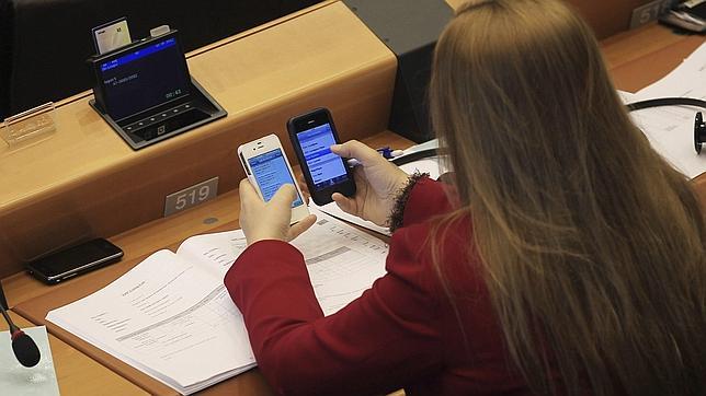 El «roaming» bajará un 55% de precio a partir del 1 de julio