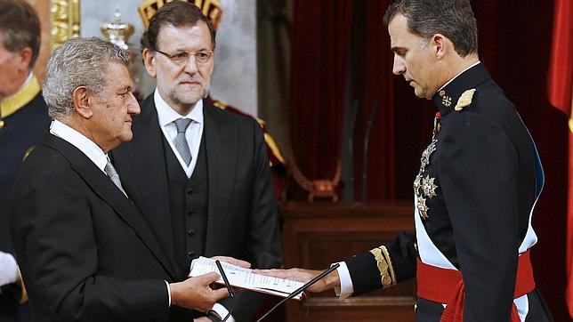 Jesús Posada durante el juramento del Rey en su proclamación