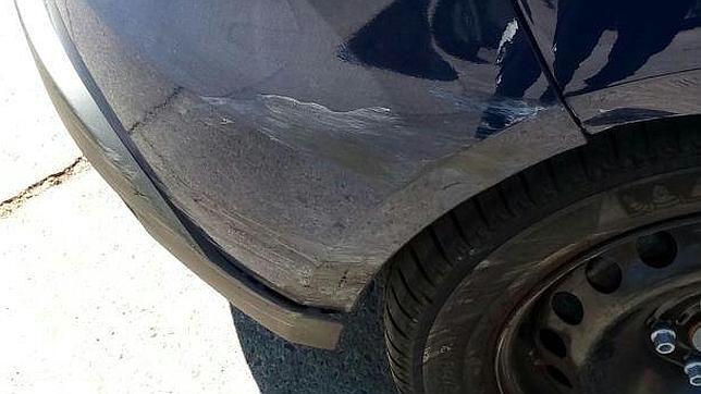 La señal del choque en el coche patrulla