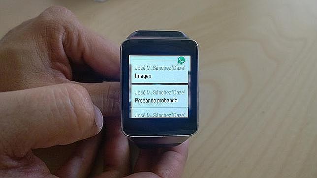 WhatsApp se actualiza para desembarcar en los «smartwatches» con Android  Wear