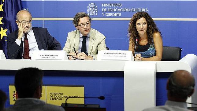 José María Lassalle (centro), junto a Concepción Vilariño y Jesús Prieto