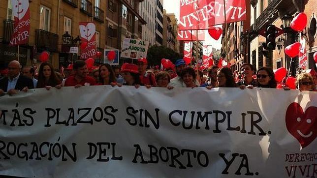 Los manifestantes de la Marcha por la Vida, este mediodía en Madrid