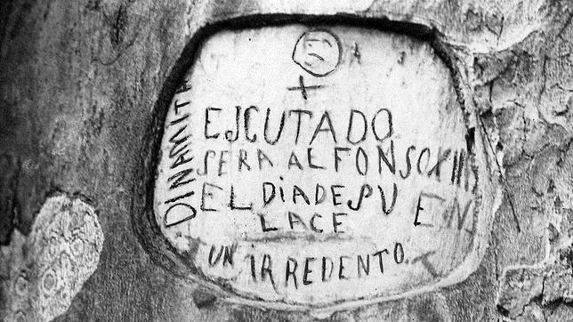 Imagen del mensaje grabado en un árbol del Retiro, Mateo Morral, días antes del atentado contra los Reyes