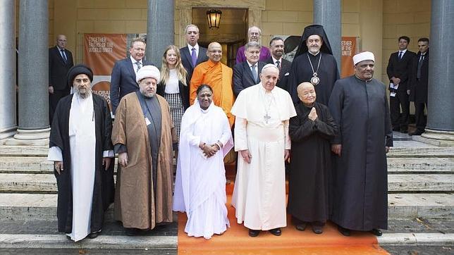 El Papa y líderes religiosos firman la promesa de erradicar la esclavitud  moderna en 2020