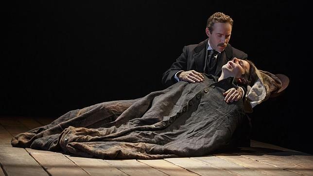 Alessandro Nivola as Dr. Fredrik Treves & Bradley Cooper as John Merrick in The Elephant Man