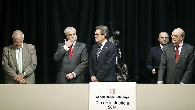 Artur Mas, junto al Fiscal Superior de Cataluña, Romero de Tejada; y el presidente del TSJC, Miguel Angel Gimeno