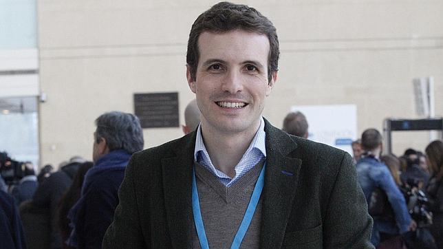 Casado posa para ABC en la Convención del PP
