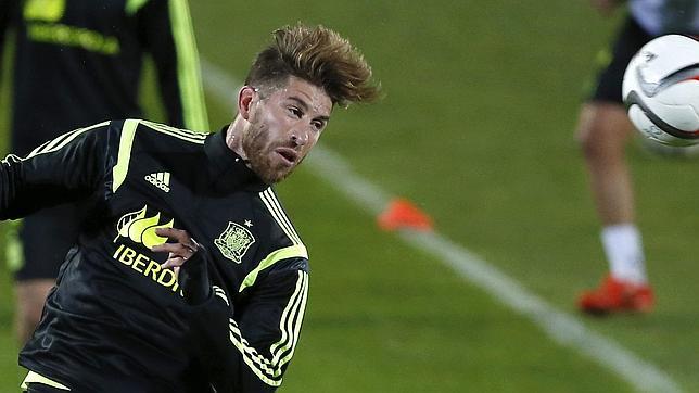 Sergio Ramos, durante un entrenamiento con la selección española