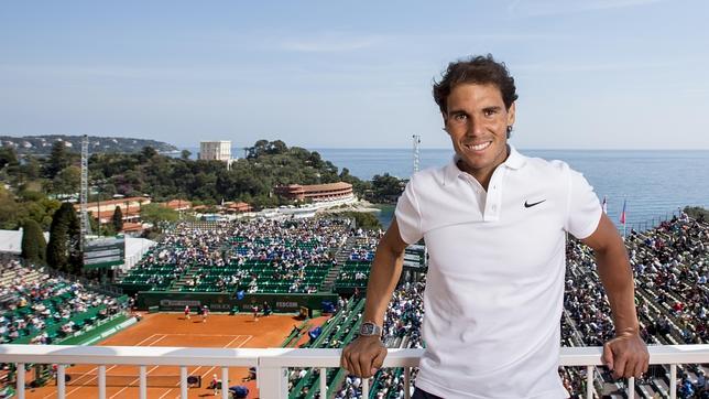 Nadal posa para ABC en la pista central de Montecarlo
