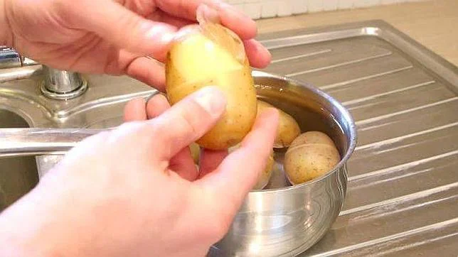 Hizo un contrato Siempre Pequeño La forma más rápida y fácil de pelar las patatas
