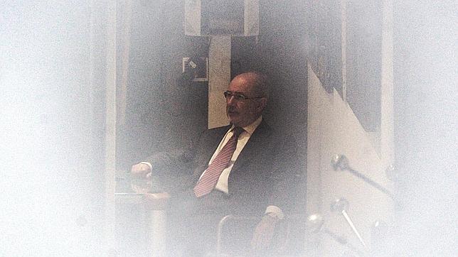 Rodrigo Rato, en su despacho durante el registro