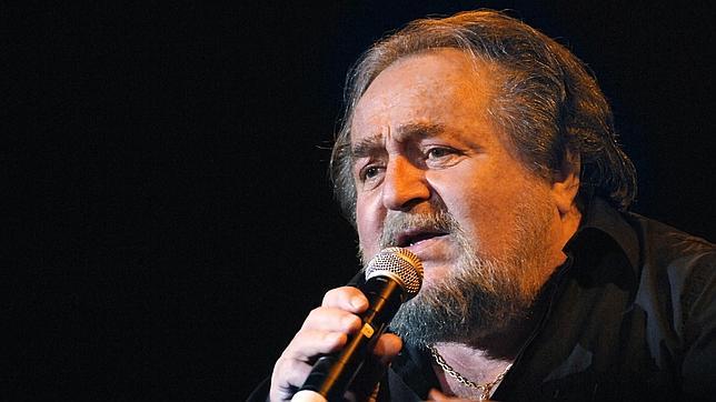 Richard Anthony, en una imagen de archivo durante un concierto en París