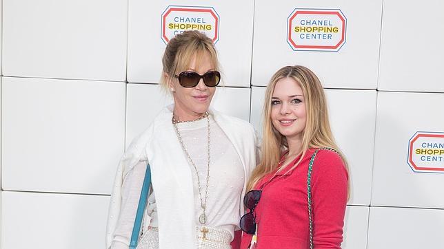 Melanie Griffith, su hija, Stella del Carmen, en en 2014