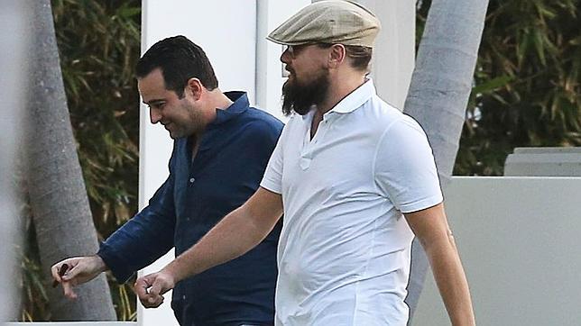 Leonardo Dicaprio caminando por Miami