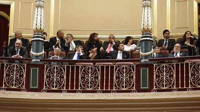 Un grupo de sefaradíes han asisitido hoy desde la tribuna de invitados al pleno del Congreso