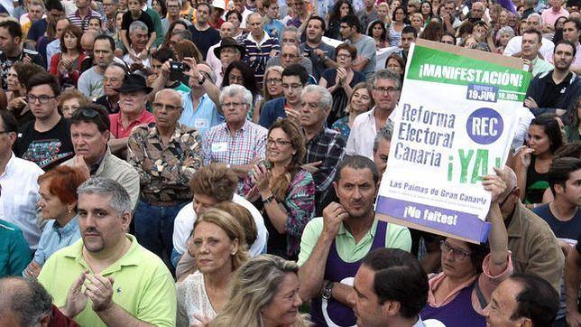 Ciudadanos y dirigentes políticos reclaman este viernes la reforma de la ley electoral de Canarias