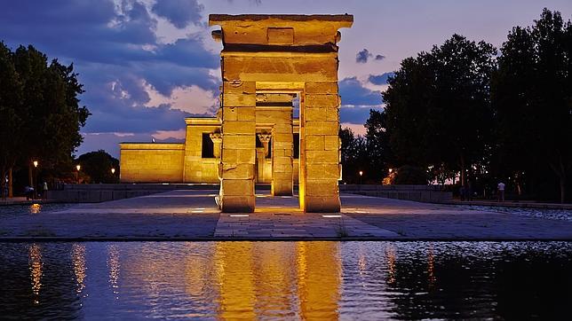 Vista nocturna del Templo de Debod