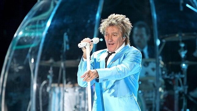 El vocalista de The Faces, Rod Stewart, sobre un escenario en Nuremberg.