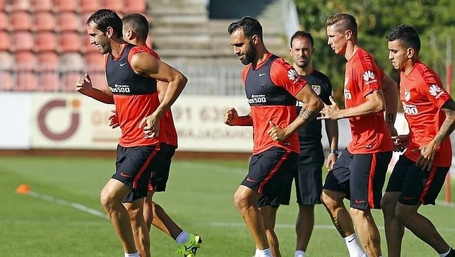 Último entrenamiento del Atlético antes de viajar a Sevilla