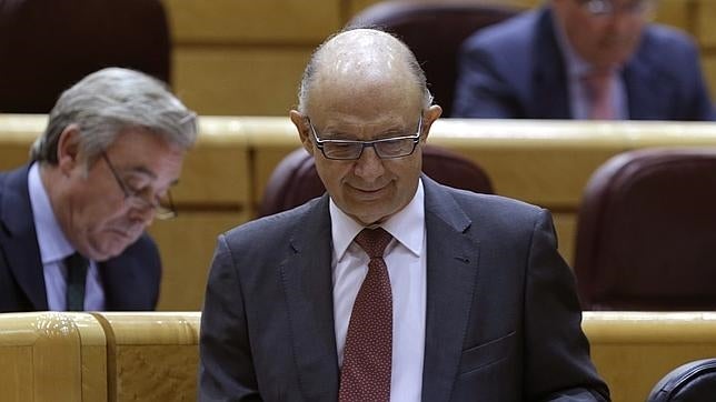 El ministro de Hacienda, Cristóbal Montoro, en el Senado