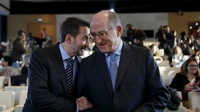 Josu Jon Imaz y Antonio Brufau durante el acto de Respol ayer