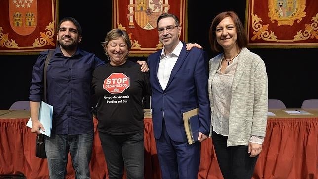 De izquierda a derecha, Santiago Fernández Fernández-Caballero (Portavoz), Rosa Agudo de Blas, Javier Carrillo Castaño y Paloma Agudo de Blas